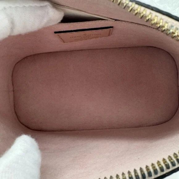 Authentic LOUIS VIUTTON EPI ALMA BB - Picture 9 of 11